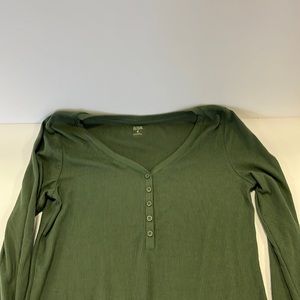 Long sleeve five button shirt